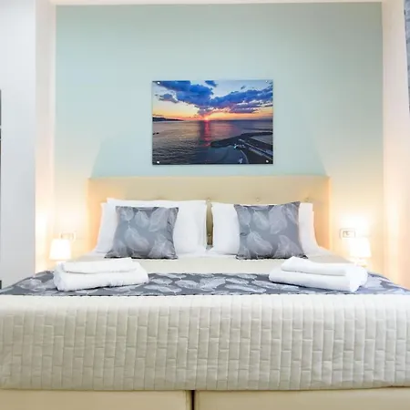 Symphony House Bed & Breakfast 4*