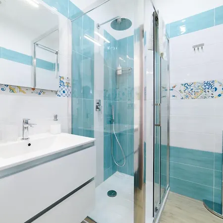 Symphony House 4*