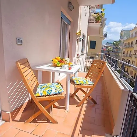 Symphony House فندق مبيت وإفطار سورينتو
