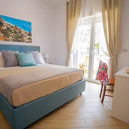 Symphony House فندق مبيت وإفطار سورينتو