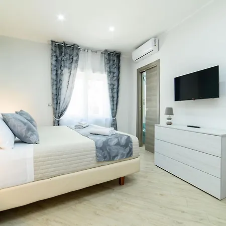 Symphony House * Sorrento